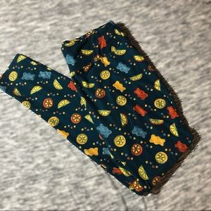 2/20$ LULAROE GUMMY BEAR LEGGINGS